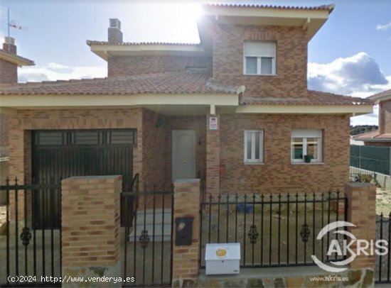  ¡¡OPORTUNIDAD INVERSIÓN, VIVIENDA OKUPADA!! CHALET EN MENTRIDA 