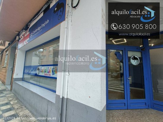 SE ALQUILA LOCAL EN C/ANGEL DE 200 METROS POR 800€