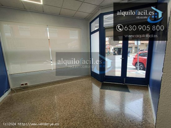 SE ALQUILA LOCAL EN C/ANGEL DE 200 METROS POR 800€