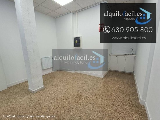 SE ALQUILA LOCAL EN C/ANGEL DE 200 METROS POR 800€