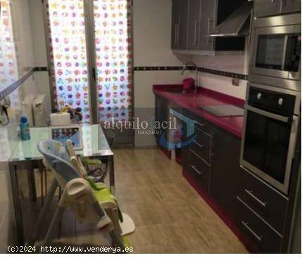  SE VENDE PISO CON GARAJE OPCIONAL EN C/ SAN ALBERTO DE 3 DORMITORIOS Y 2 BAÑOS POR 238000€ 