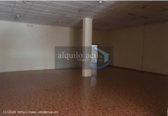 SE ALQUILA O VENDE LOCAL RN C/ PEDRO COCA DE 240 METROS POR 750€