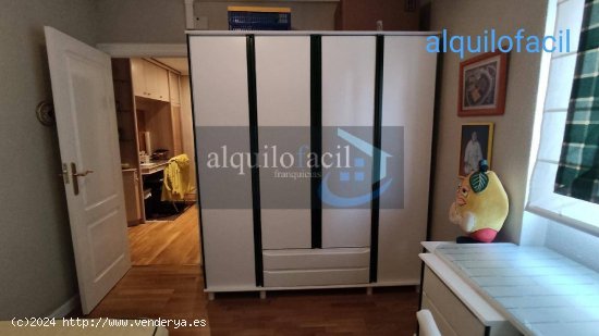 SE ALQUILA HABITACION CON BAÑO PRIVADO Y SALITA PRIVADA POR 375€ TODO INCLUIDO