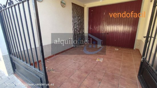 SE VENDE 0 ALQUILA CON OPCION A COMPRA ADOSADO EN VILLAVALIENTE DE 5 HABITACIONES ,4 BAÑOS Y PATIO 