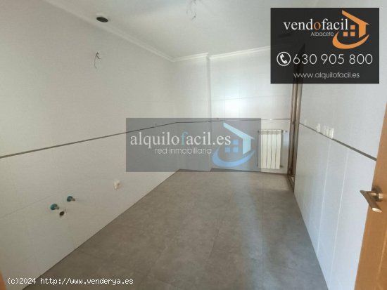 SE VENDE PISO A ESTRENAR EN PASEO DE LA CIRCUNVALACION DE 2 DORMITORIOS POR 135000€