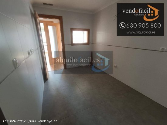 SE VENDE PISO A ESTRENAR EN PASEO DE LA CIRCUNVALACION DE 2 DORMITORIOS POR 135000€