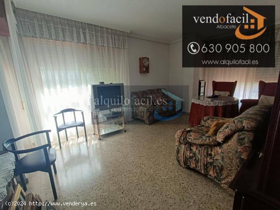 SE VENDE PISO EN PLAZA PADRE DAMIAN DE 4 HABITACIONES POR 198000€