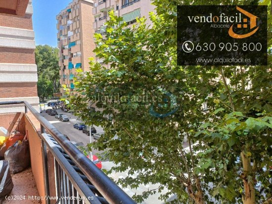 SE VENDE PISO EN PLAZA PADRE DAMIAN DE 4 HABITACIONES POR 198000€