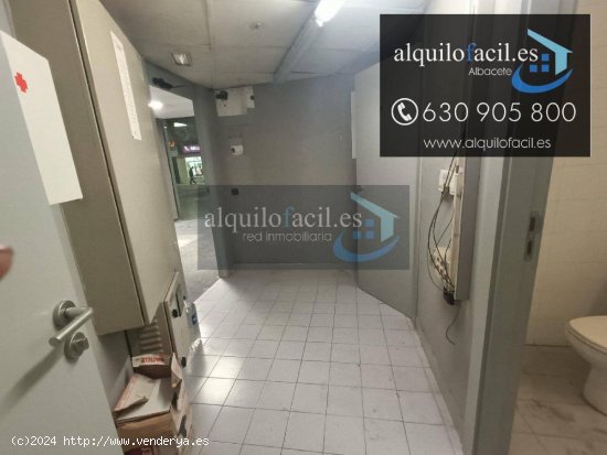 SE VENDE LOCAL EN ZONA AVDA RAMON Y CAJAL DE 120 METROS POR 300000€