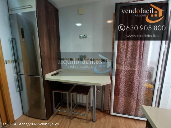 SE VENDE PISO EN C/ MANUEL DE FALLA DE 4 HABITACIONES Y 2 BAÑOS POR 175000€