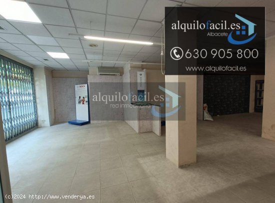 SE ALQUILA LOCAL EN AVDA ISABEL LA CATOLICA DE 260 METROS POR 1900€