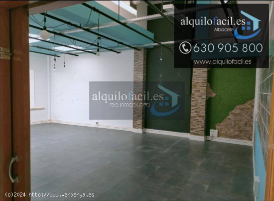 SE VENDE LOCAL EN ZONA TEJARES DE 350 METROS POR 480000€