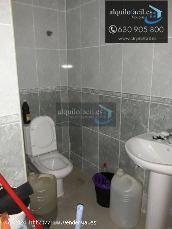 SE ALQUILA LOCAL EN C/ JORGE JUAN DE 37 METROS POR 290€