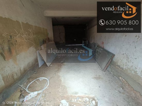 SE VENDE CASA EN BARRIO SAN PEDRO DE 250 METROS POR 115000€