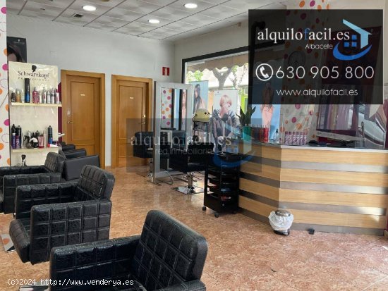 SE TRASPASA PELUQUERIA EN ZONA CENTRO POR 9800€