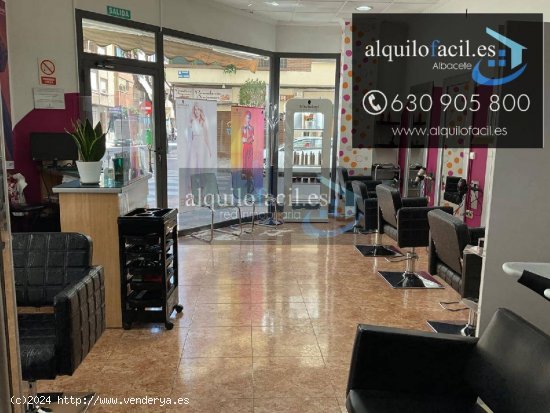 SE TRASPASA PELUQUERIA EN ZONA CENTRO POR 9800€