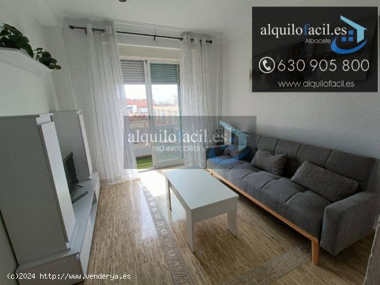  SE ALQUILAN HABITACIONES EN C/ ARQUITECTO VANDELVIRA POR 350€ TODO INCLUIDO 