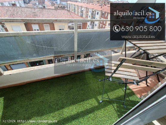 SE ALQUILAN HABITACIONES EN C/ ARQUITECTO VANDELVIRA POR 350€ TODO INCLUIDO