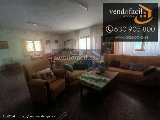 SE VENDE PARCELA RUSTICA EN LAS PERDICES DE 3600 METROS POR 155000€