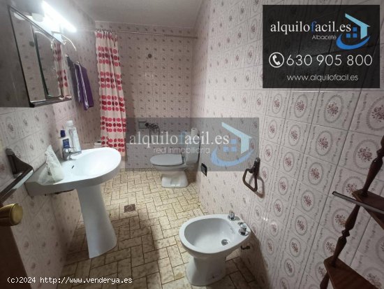 SE ALQUILAN HABITACIONES EN C/ PEREZ PASTOR POR 300€ TODO INCLUIDO