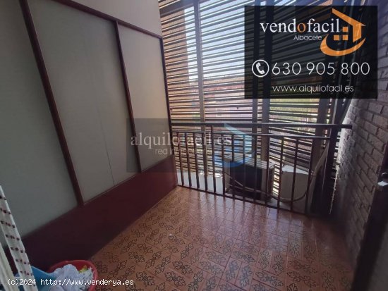 SE VENDE PISO CON GARAJE, PISCINA, PISTA DE TENIS EN AVDA DE LA ESTACION DE 4 HABITACIONES POR 25000