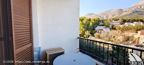 Apartamento en Urb. de Altea la Vella con Piscina comunitaria y parking.