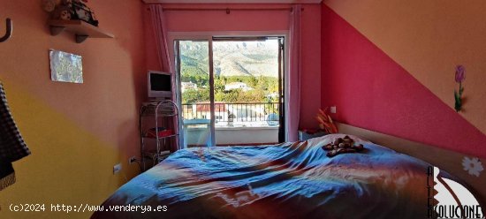 Apartamento en Urb. de Altea la Vella con Piscina comunitaria y parking.