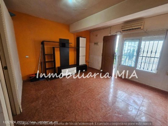 LOCAL PARA COMBERTIR EN APARTAMENTO A A50 METROS DE LA PLAYA