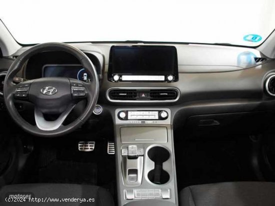 Hyundai Kona Electric Tecno 2C 150kW de 2023 con 20.900 Km por 28.990 EUR. en Cadiz