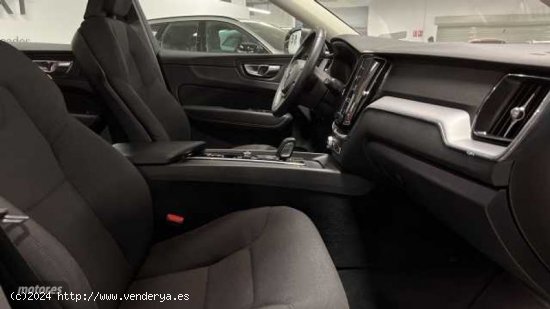 Volvo XC 60 2.0 B4 D MOMENTUM PRO AUTO 197 5P de 2021 con 77.200 Km por 39.900 EUR. en Valencia