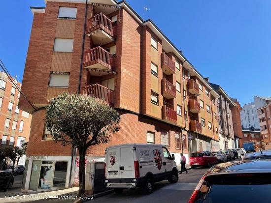 VENTA PISO BARRIO DE LOS JUDIOS EN PONFERRADA - LEON