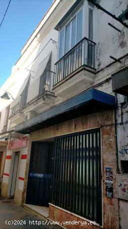 Local situado en calle Levante,  una de las mejores zonas comerciales del centro de Jerez - CADIZ