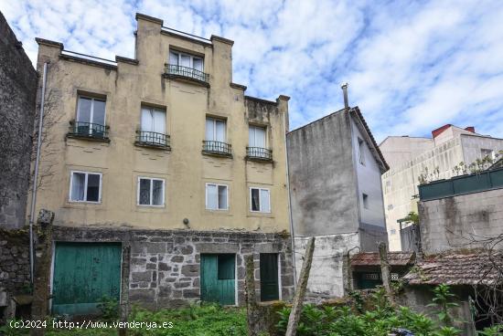 Casa con finca y hórreo en el centro de Marín - PONTEVEDRA