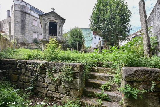 Casa con finca y hórreo en el centro de Marín - PONTEVEDRA