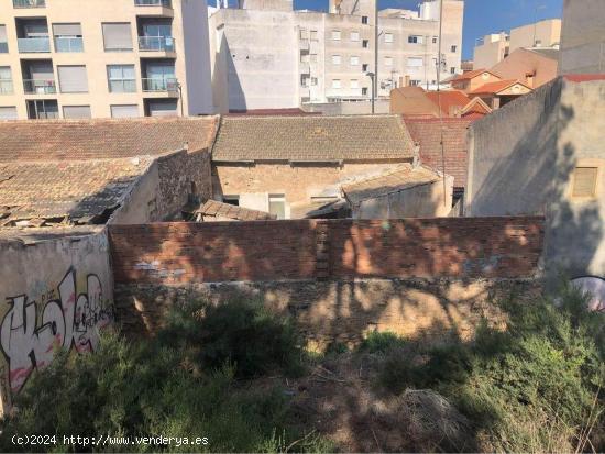 Casa de pueblo con amplio terreno, ideal para nuevo proyecto - ALICANTE