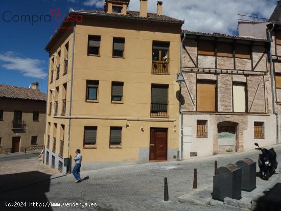 ALQUILER.-.CASCO HISTORICO.-.DUPLEX.-.LIBRE JUNIO 2024 - SEGOVIA