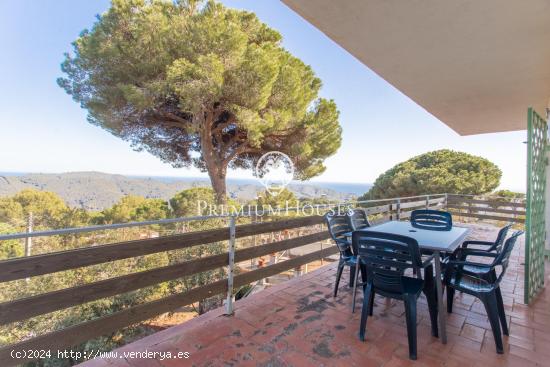 Casa unifamiliar con vistas excepcionales al mar en Sant Cebrià de Vallalta - BARCELONA