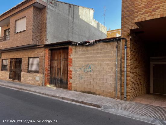  SOLAR EN LA POBLA DE VALLBONA CON LICENCIA INMEDIATA - VALENCIA 