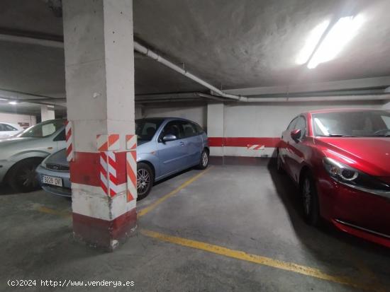 PLAZA DE GARAJE EN EL CENTRO DE ALICANTE CON TRASTERO ENORME - ALICANTE