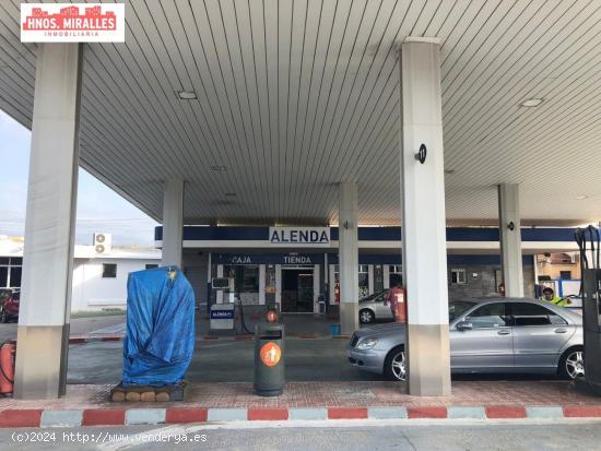 GASOLINERA CON PARCELA, CASA Y RESTAURANTE EN MONFORTE - ALICANTE