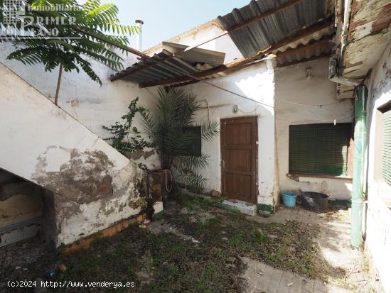 CASA VIEJA PARA DERRIBAR, CON 156 M2 DE PARCELA POR 87.000 EUROS - CIUDAD REAL