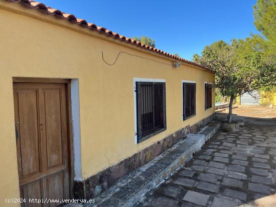 CHALET PRECIOSO EN ZONA CANTO BLANCO. 55.600M2 DE TERRENO. PISCINA Y POZO ,VALLADO - ALBACETE