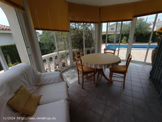 Bonito chalet con torre y piscina privada en L'Ametlla de Mar - TARRAGONA