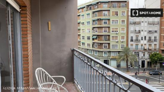 Piso de 3 habitaciones en alquiler en Valencia - VALENCIA