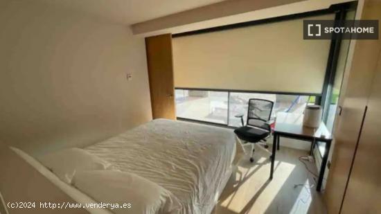 Apartamento de 2 dormitorios en alquiler en Colina - MADRID