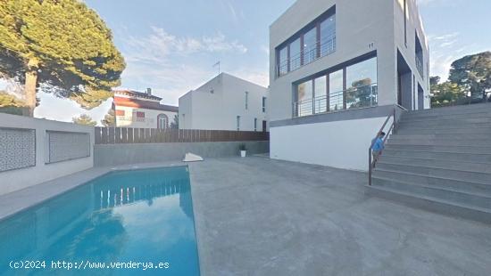 CHALET INDEPENDIENTE EN EL VEDAT - TORRENT, VALENCIA - - VALENCIA