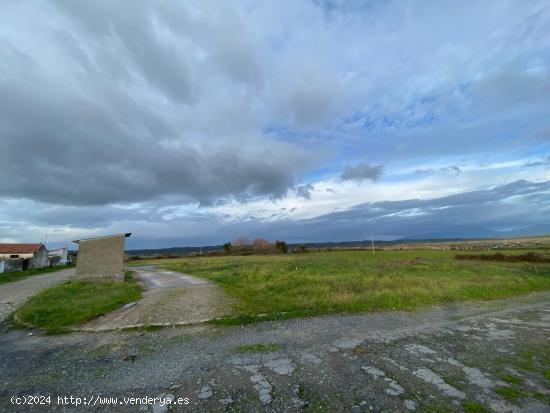 CASABANCO VENDE  TERRENO EN CARCABOSO - CACERES