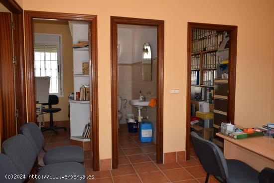 SE VENDE LOCAL PARA OFICINAS - HUELVA