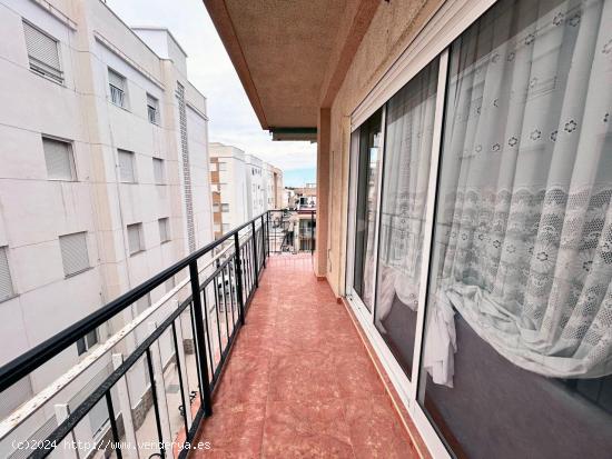 Apartamento 3 habitaciones a 20 m de la playa de Tamarit - ALICANTE