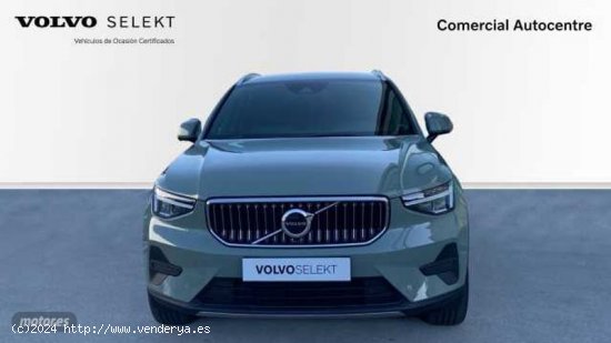 Volvo XC40 Recharge Core, T4 plug-in hybrid, Electrico de 2023 con 8.450 Km por 43.900 EUR. en Barce